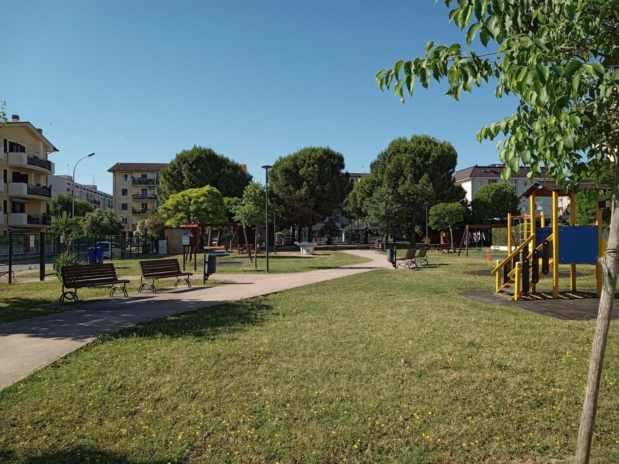 Casa Giardino Apartment San Benedetto del Tronto Ngoại thất bức ảnh